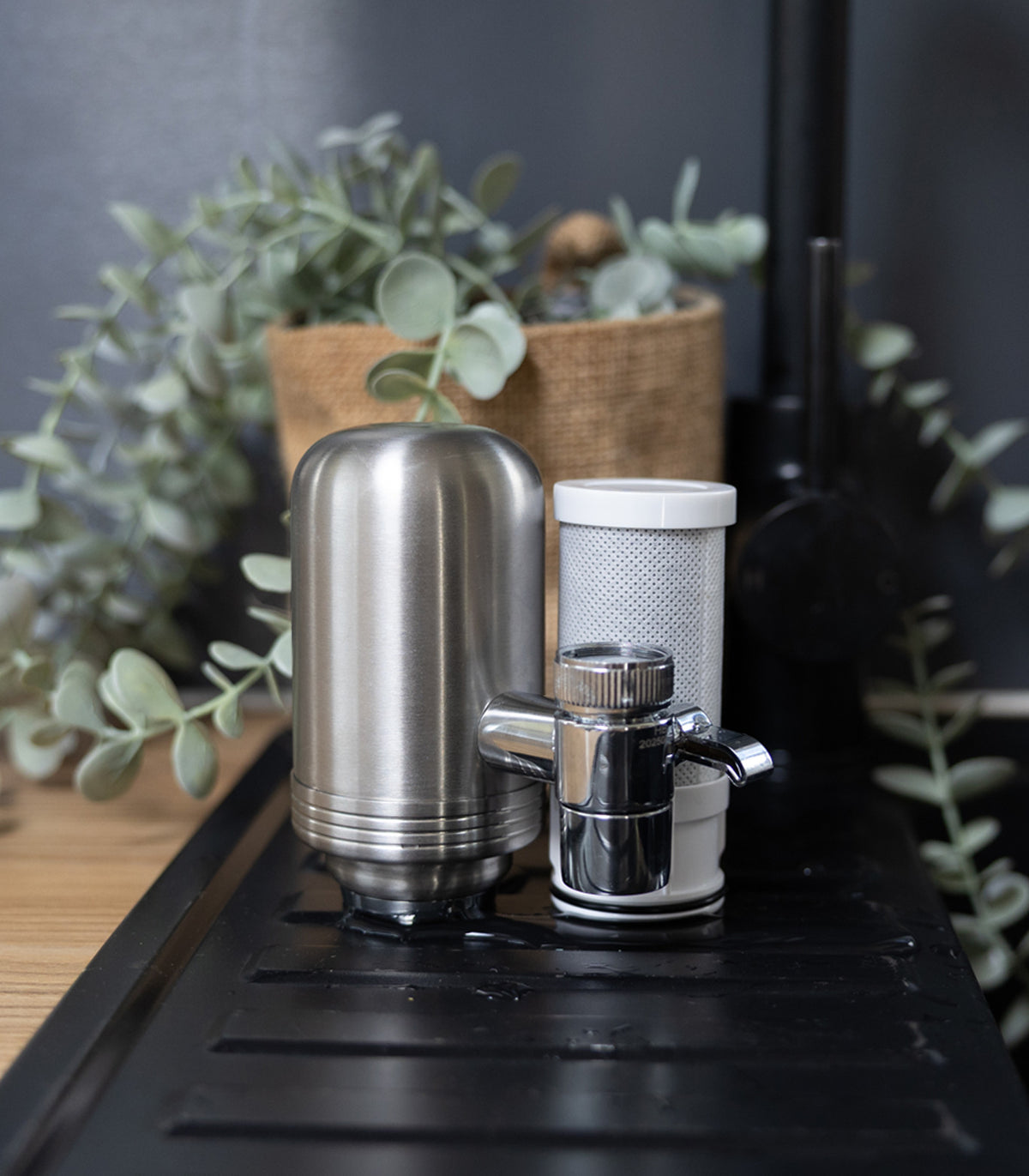 FreshFlow Tap Water Filter + 4 Replacement Cartridges