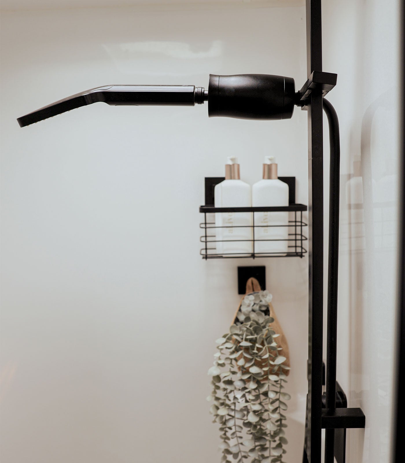 FreshFlow Shower Filter   "Better Water, Better Skin"